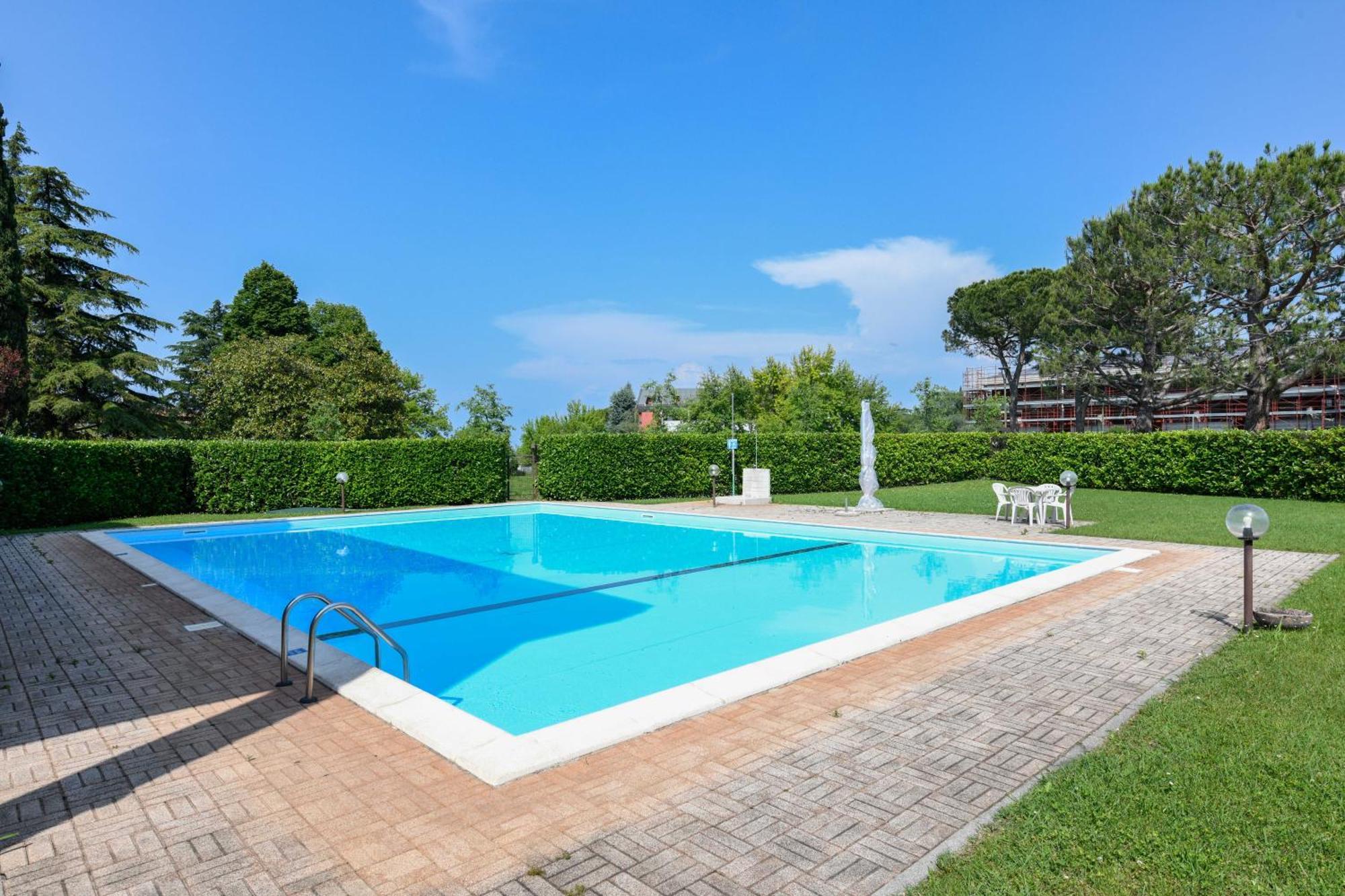 Breeze Apartment Desenzano del Garda Exterior photo